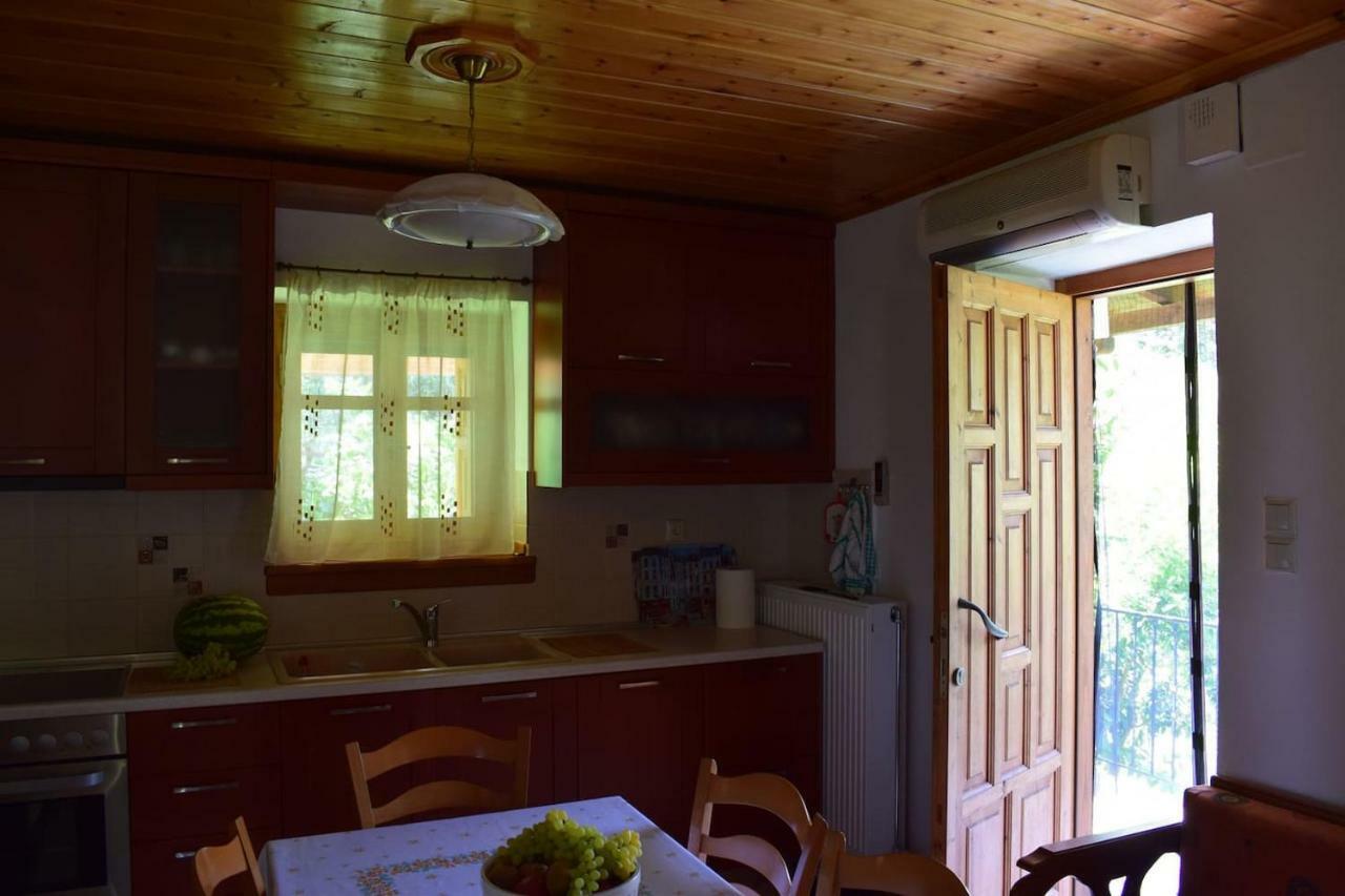 Holiday Home Dionysis Khorevtó Eksteriør bilde