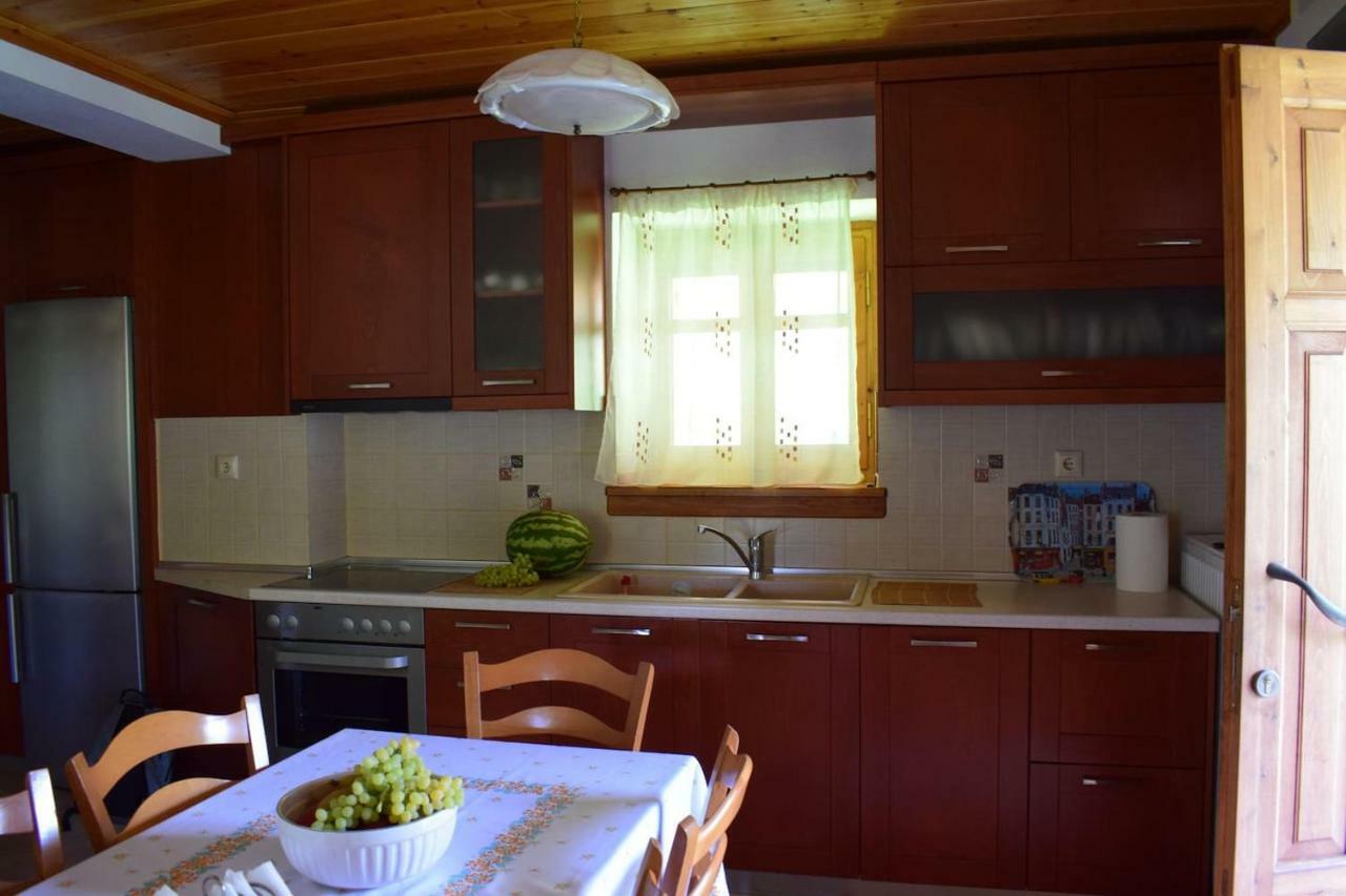 Holiday Home Dionysis Khorevtó Eksteriør bilde
